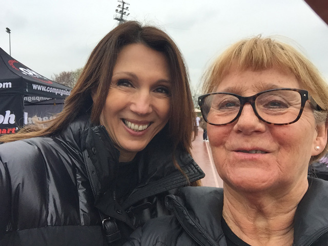 Selfie met Sandra Bekkari, meter Levensloop Brugge 2023